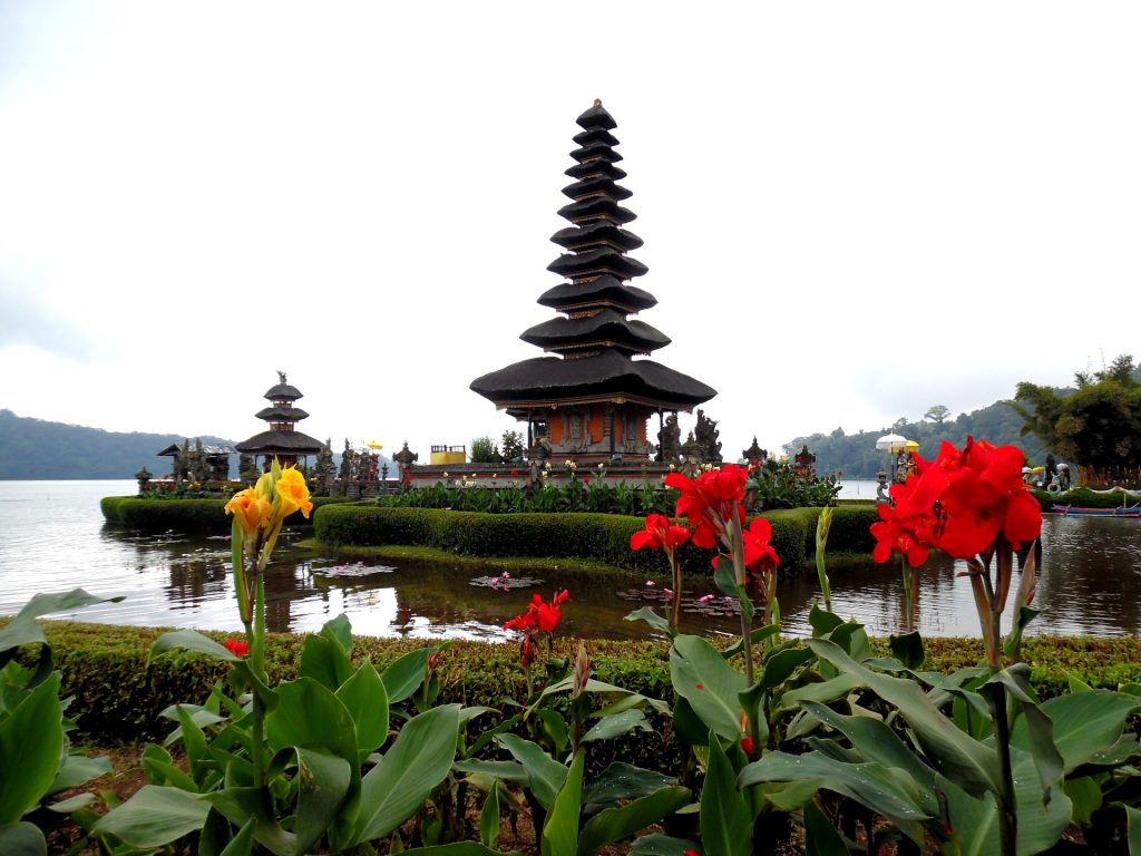 Ulun Danu Beratan Temple in Bali, Indonesia - 10 Cheapest Places To Travel In 2022 [Asia + Europe Edition]!