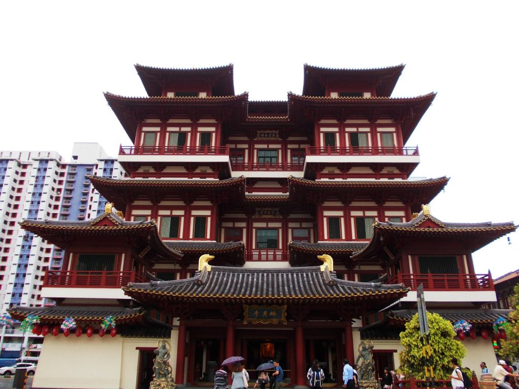 Buddha Tooth Relic Temple in Chinatown - 17 Travel Tips for Singapore 